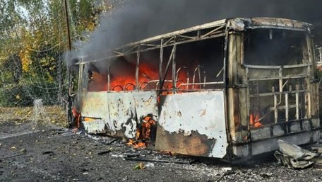 Росіяни вдарили по двох автобусах у Краматорську,  загинули 30 людей
