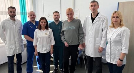 Нейрохірурги Тернополя успішно прооперували захисника з дефектом черепа після поранення