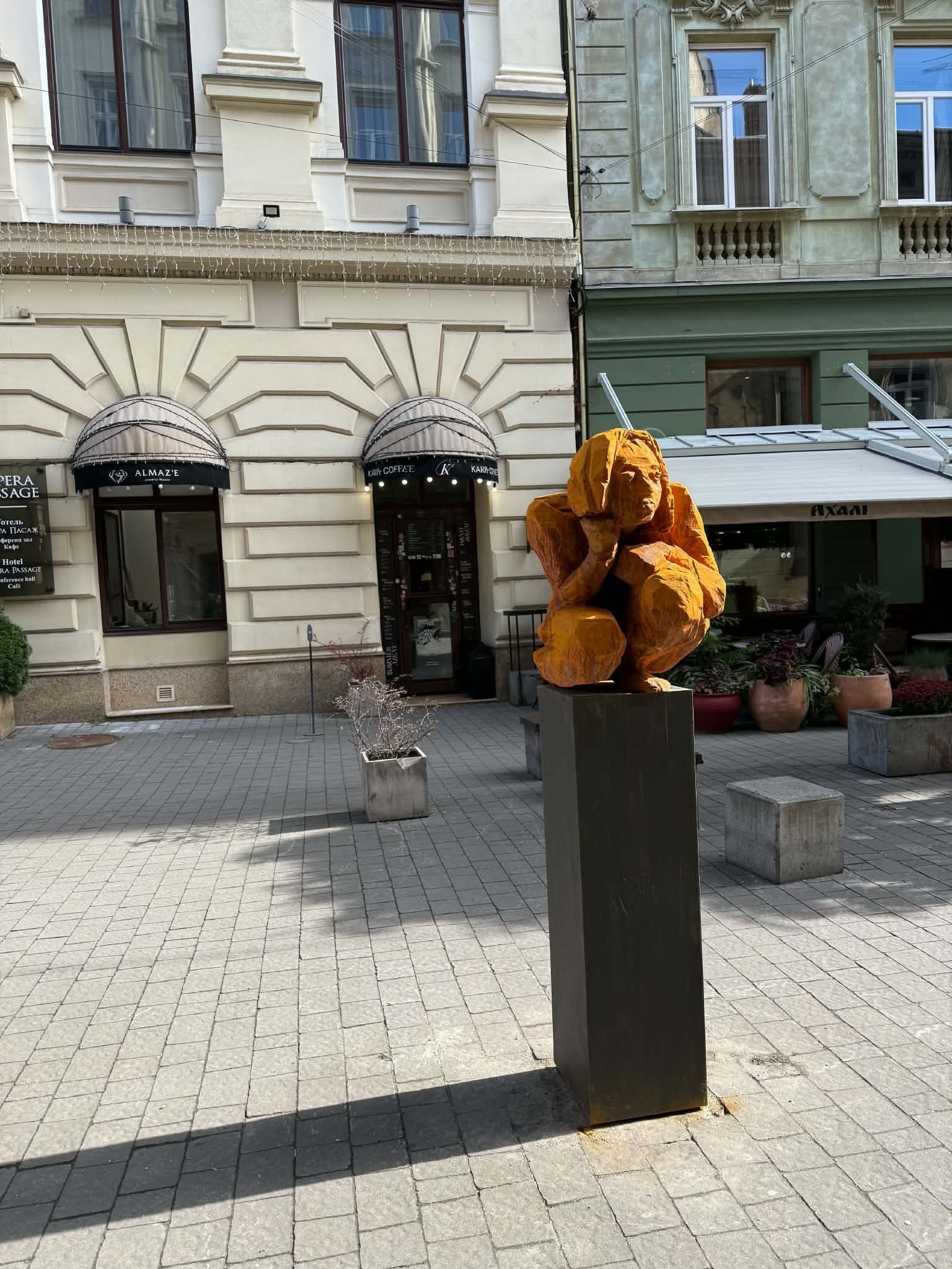 Минулого року скульптура стояла на тому ж місці (фото Андрія Водичева)