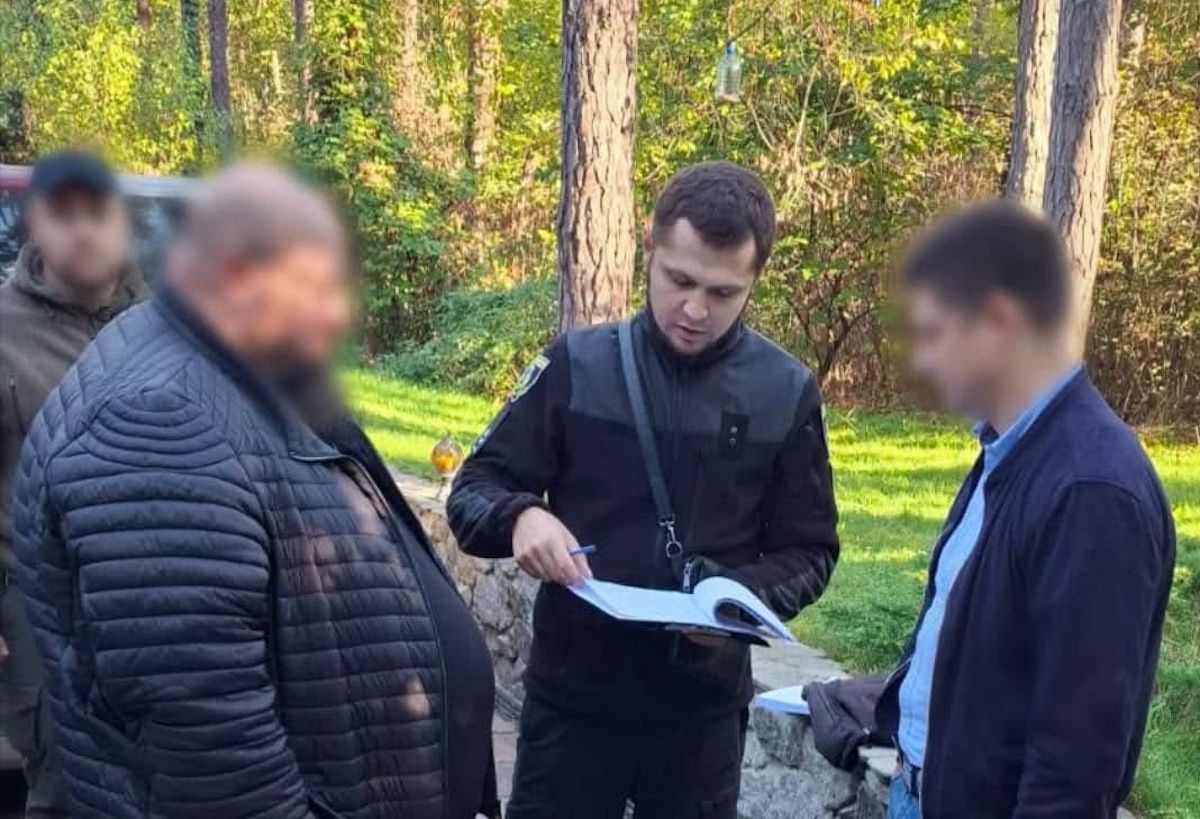 На Київщині директор благодійного фонду витратив донати на оплату кредитів