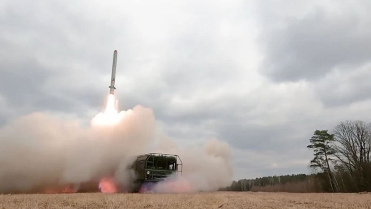 Російські балістичні ракети атакували Київ до оголошення повітряної тривоги