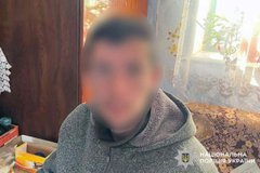 Мешканця Хмельниччини увʼязнили на 10 років за привласнення виплат матері зниклого воїна