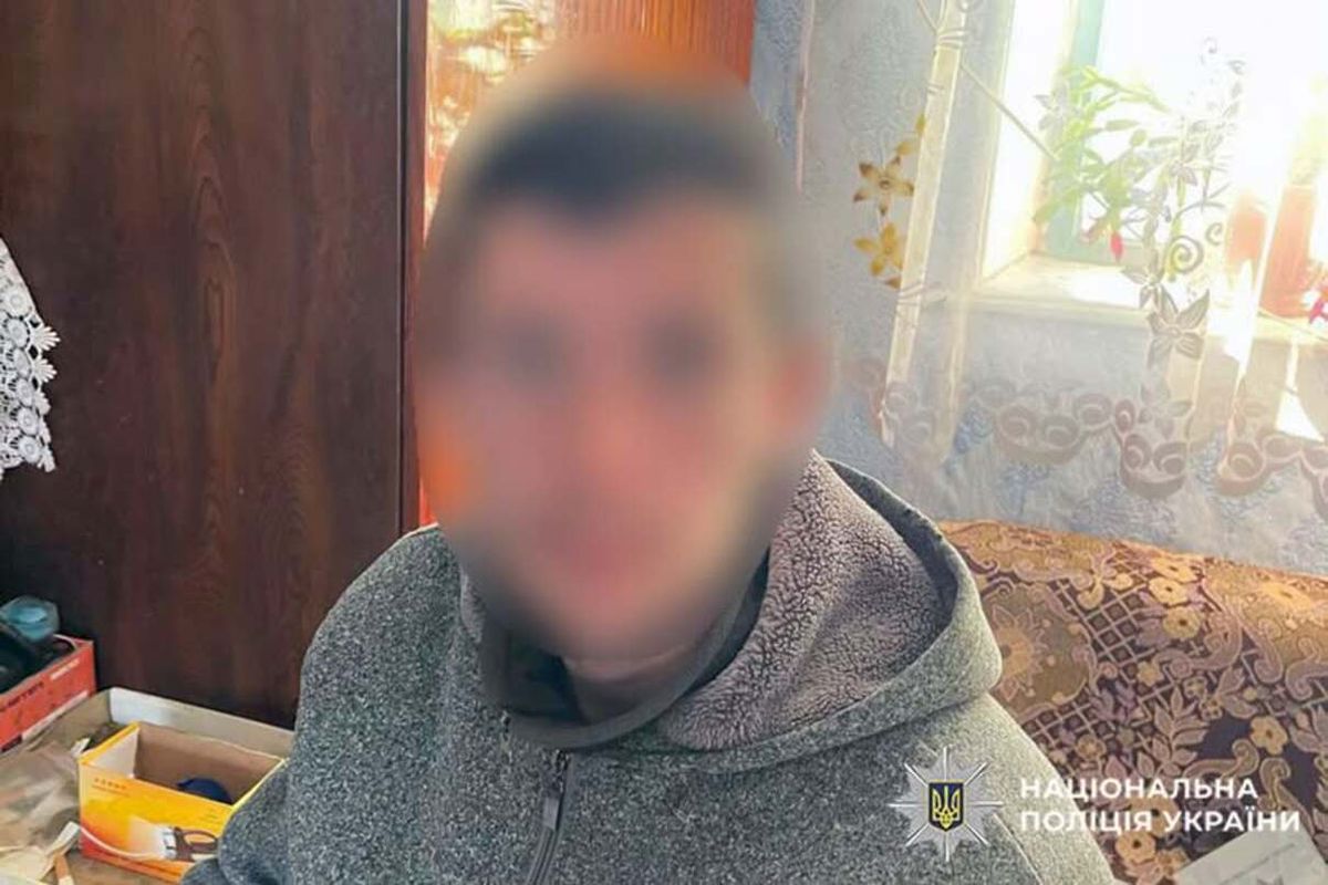 Мешканця Хмельниччини увʼязнили на 10 років за привласнення виплат матері зниклого воїна