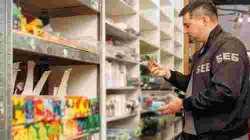 БЕБ у Львові вилучило нелегальну продукцію для електронних сигарет на 12,6 млн грн