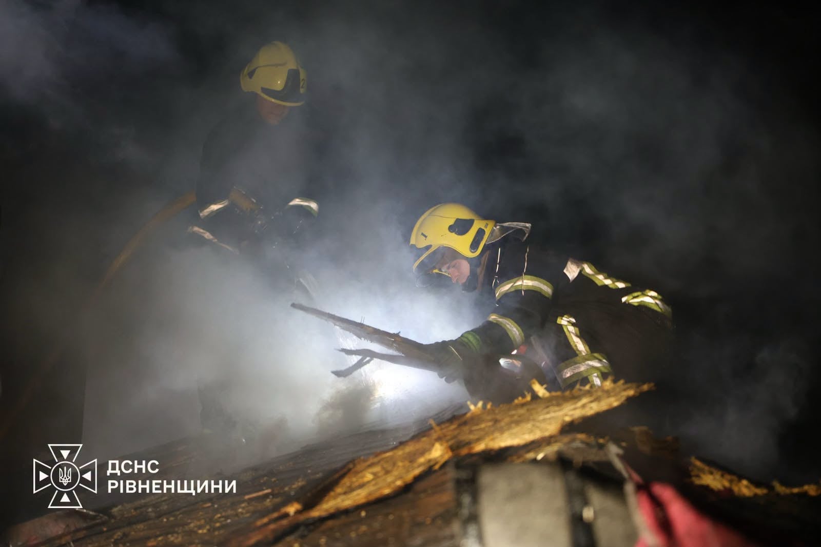 Наслідки ворожої атаки (фото ДСНС)