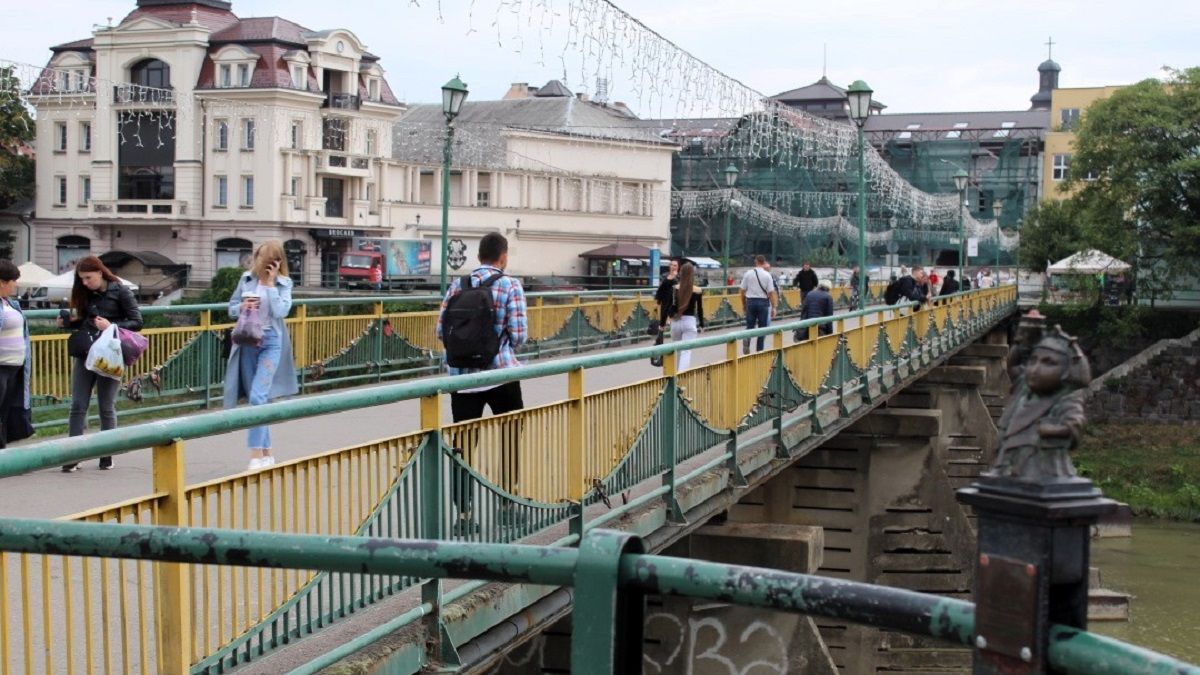Пішохідний міст в Ужгороді відремонтують за понад 55 млн грн