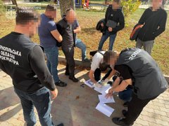 Посадовець Укртрансбезпеки Тернопільщини просив заховати хабар у шоколадку