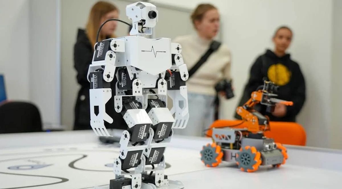 У Львові відкрили лабораторію робототехніки Малої академії наук