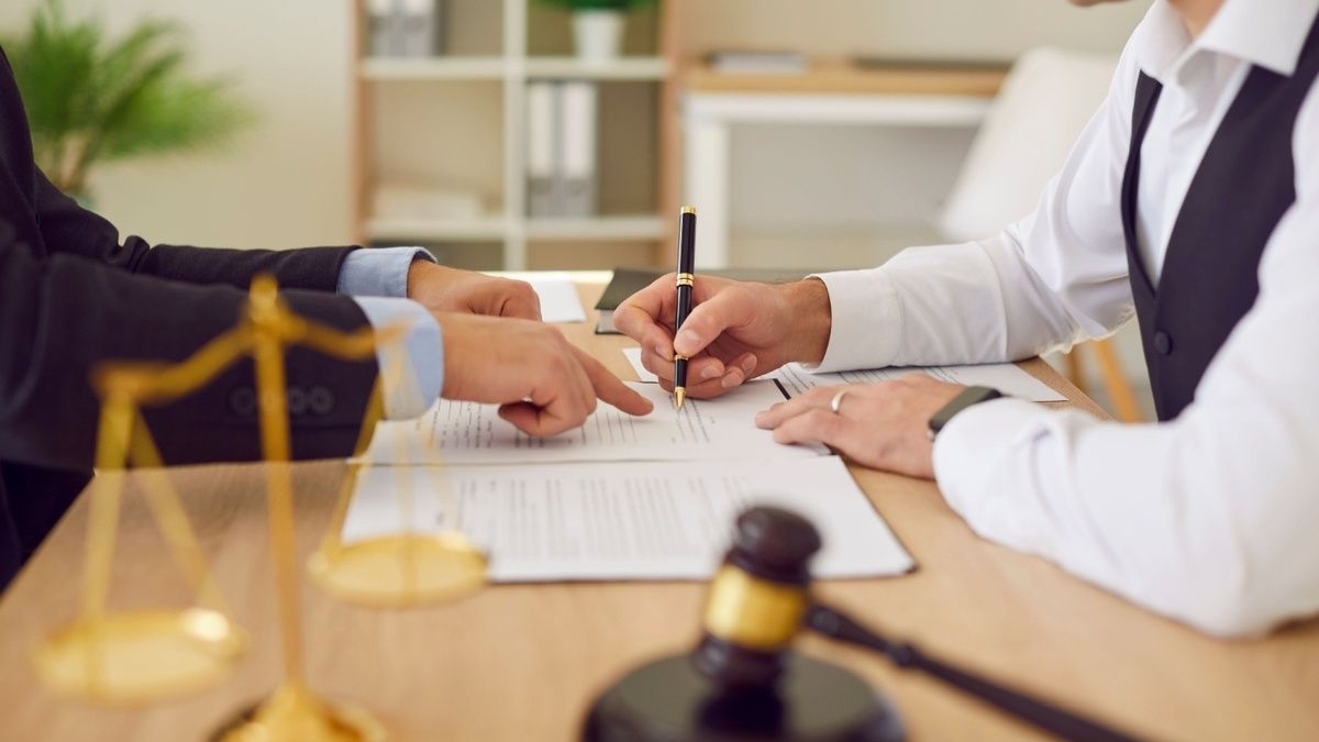 Продаж квартири під час війни: на що звернути увагу