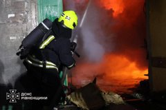 Росіяни вдарили по підприємству на Рівненщині, є постраждалі