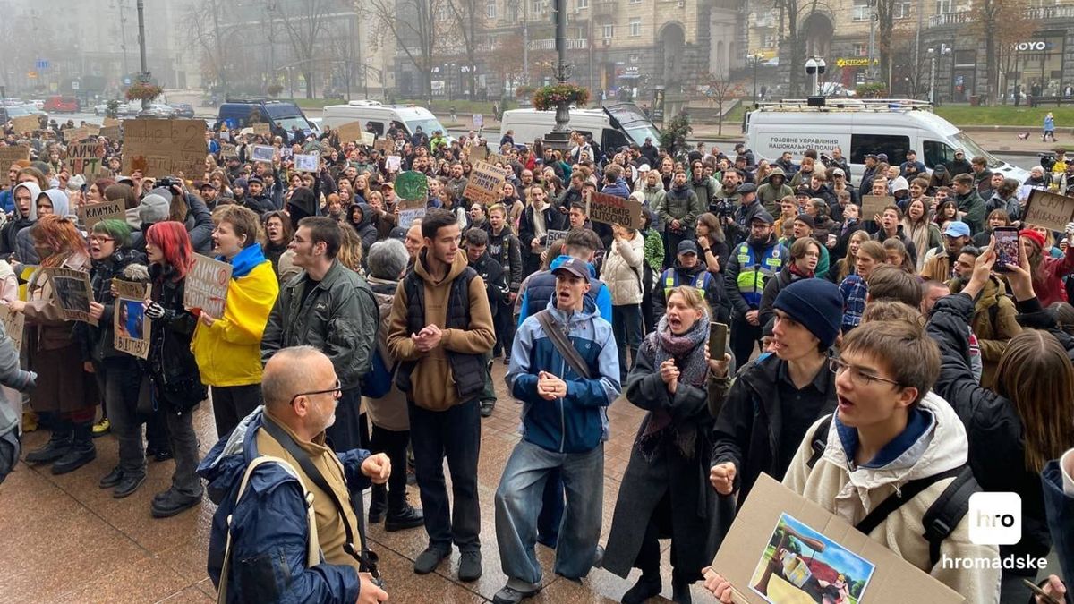У Києві сотні протестувальників вимагали відставки мера Віталія Кличка
