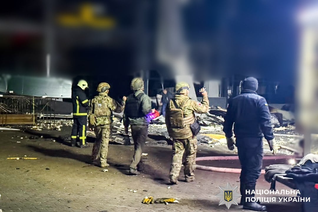 Наслідки ворожої атаки (фото поліції)