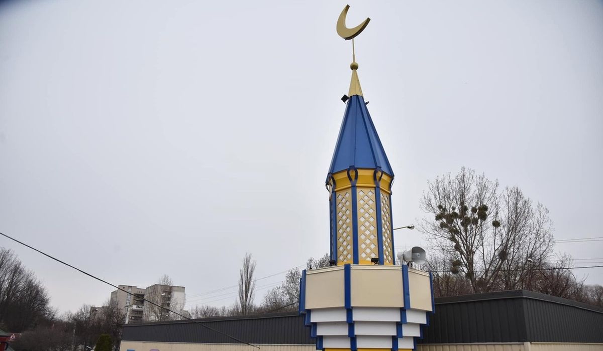 15-річний підліток попросив вибачення у мусульман за намальовану свастику на мечеті у Львові
