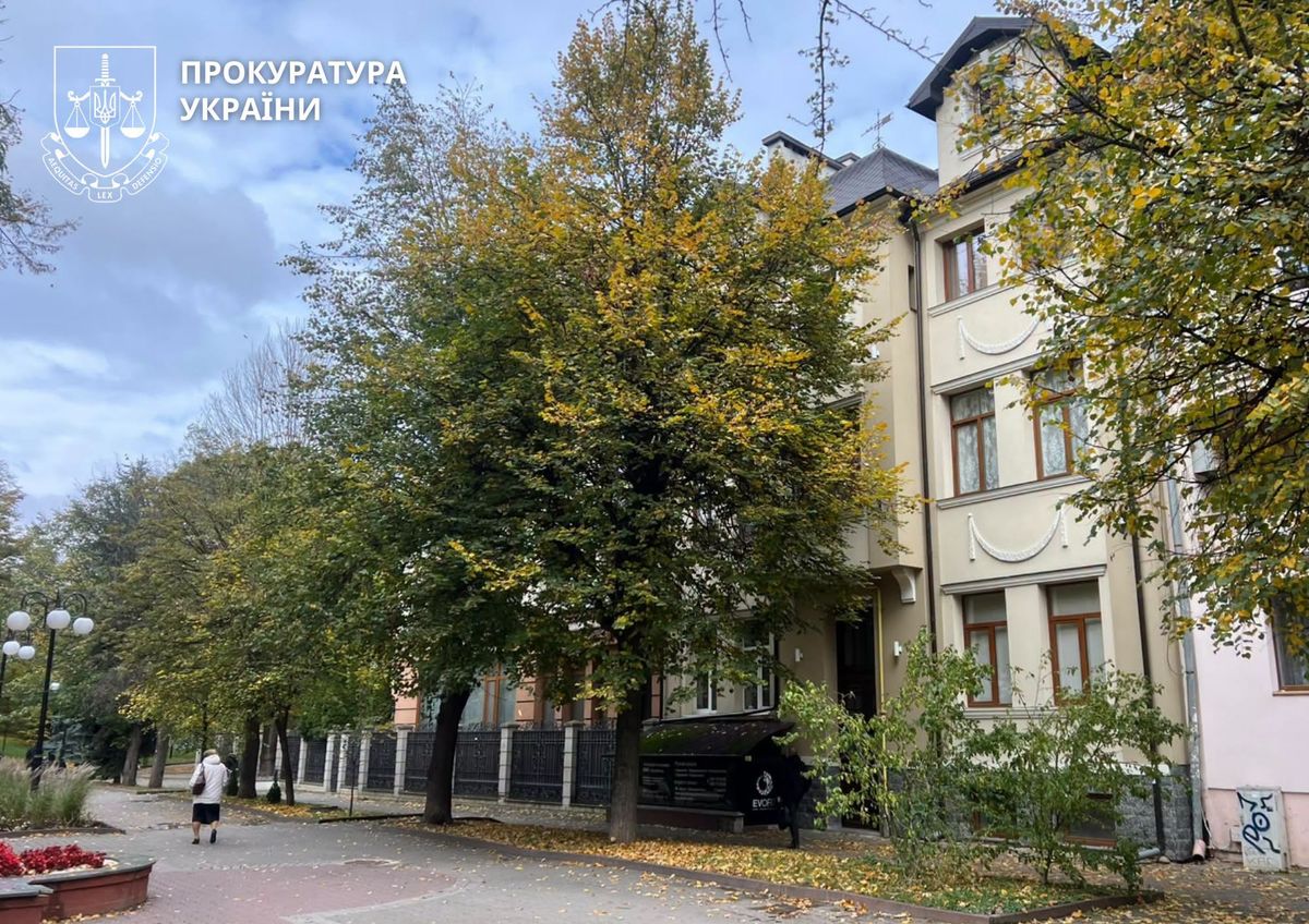 Прокуратура вимагає взяти під охорону пам’ятку архітектури в центрі Франківська
