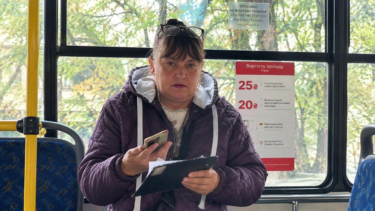 Поліція взялася за скандал між контролеркою та сиротою в автобусі Франківська