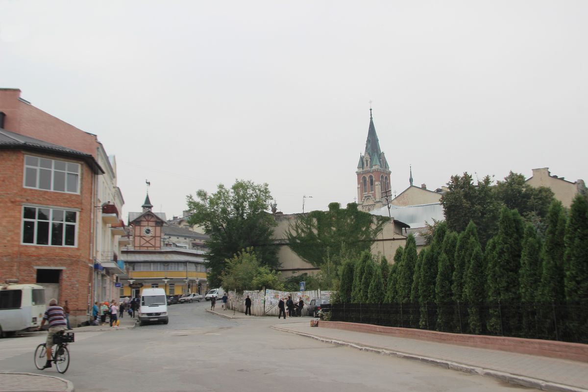 У Чорткові дві 16-річні школярки поранені уламками дрона під час навчального процесу