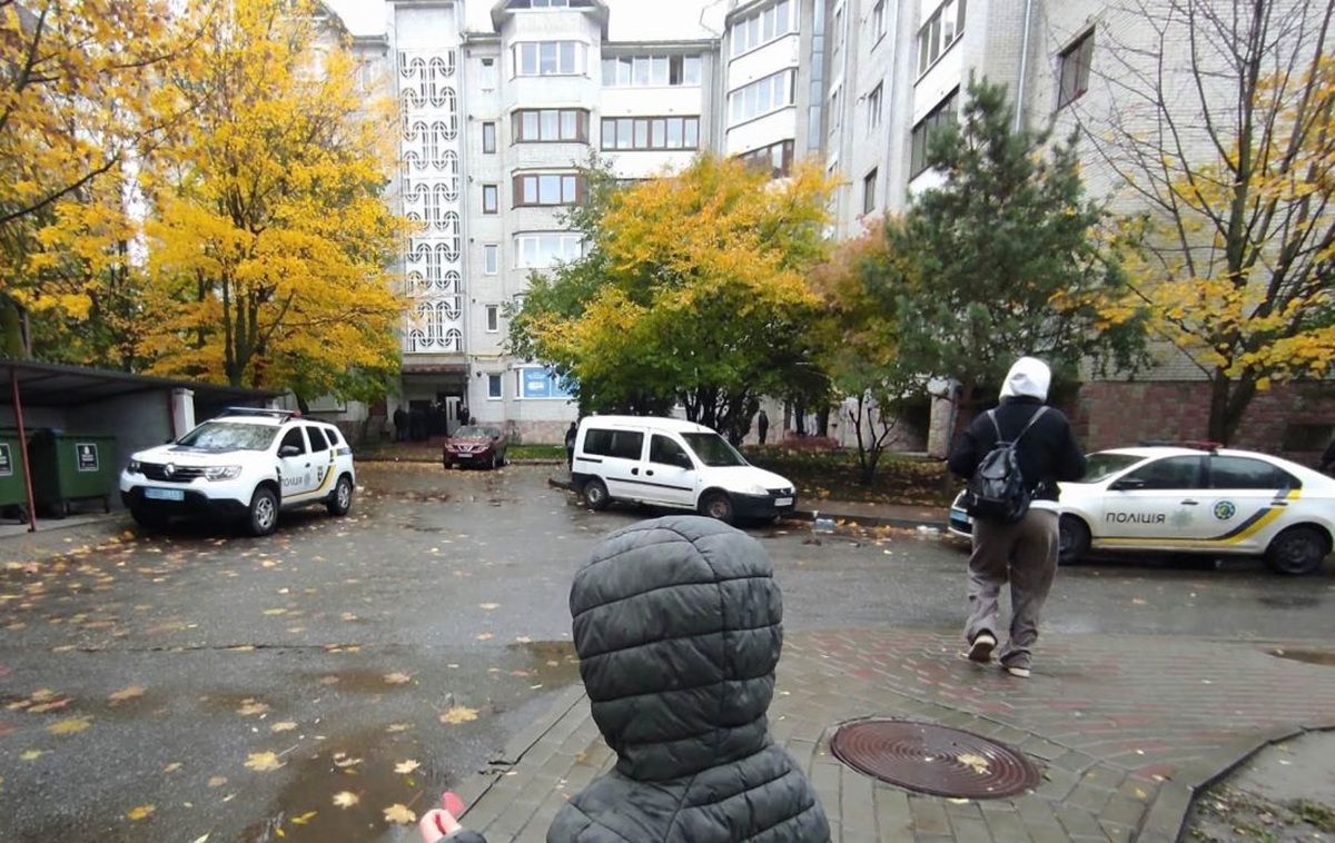 Після погроз підірвати гранату тернополянин вистрибнув з балкона п’ятого поверху