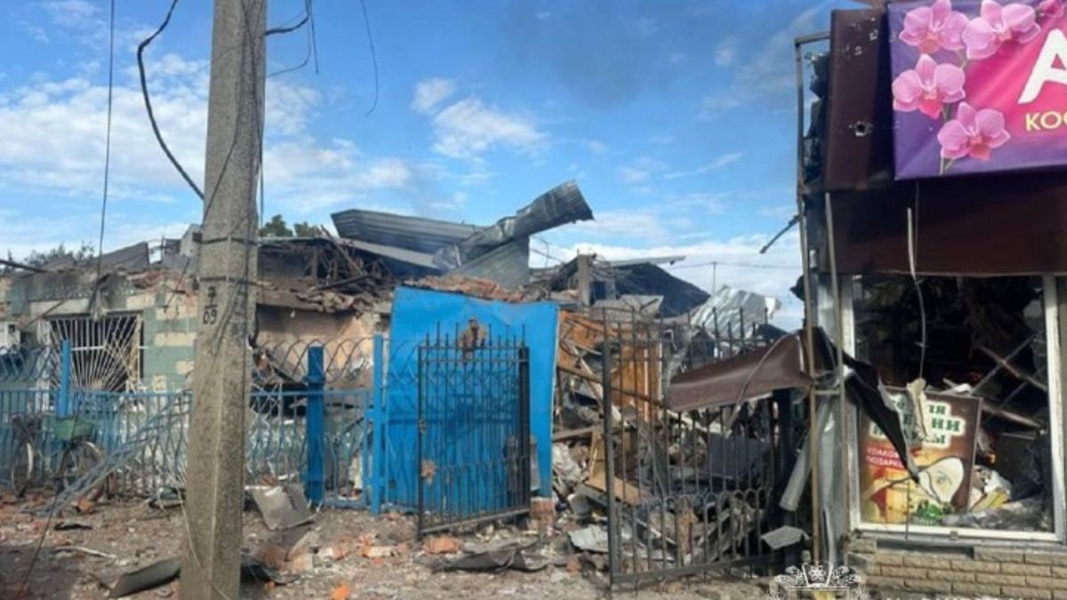 Росіяни вдарили по ринку на Харківщині, є загиблі та понад 30 постраждалих