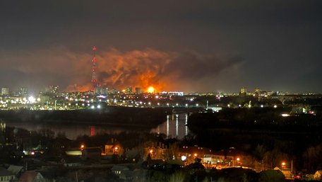 Українські дрони подолали понад 2500 км і уразили хімзавод в Омську