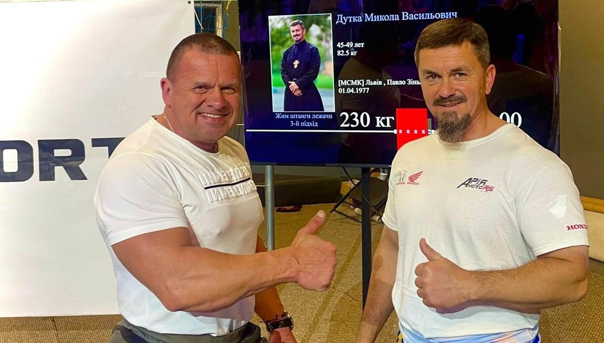 Монах з Львівщини підняв 225 кг, встановив два рекорди України та зібрав 500 тис. грн на ЗСУ