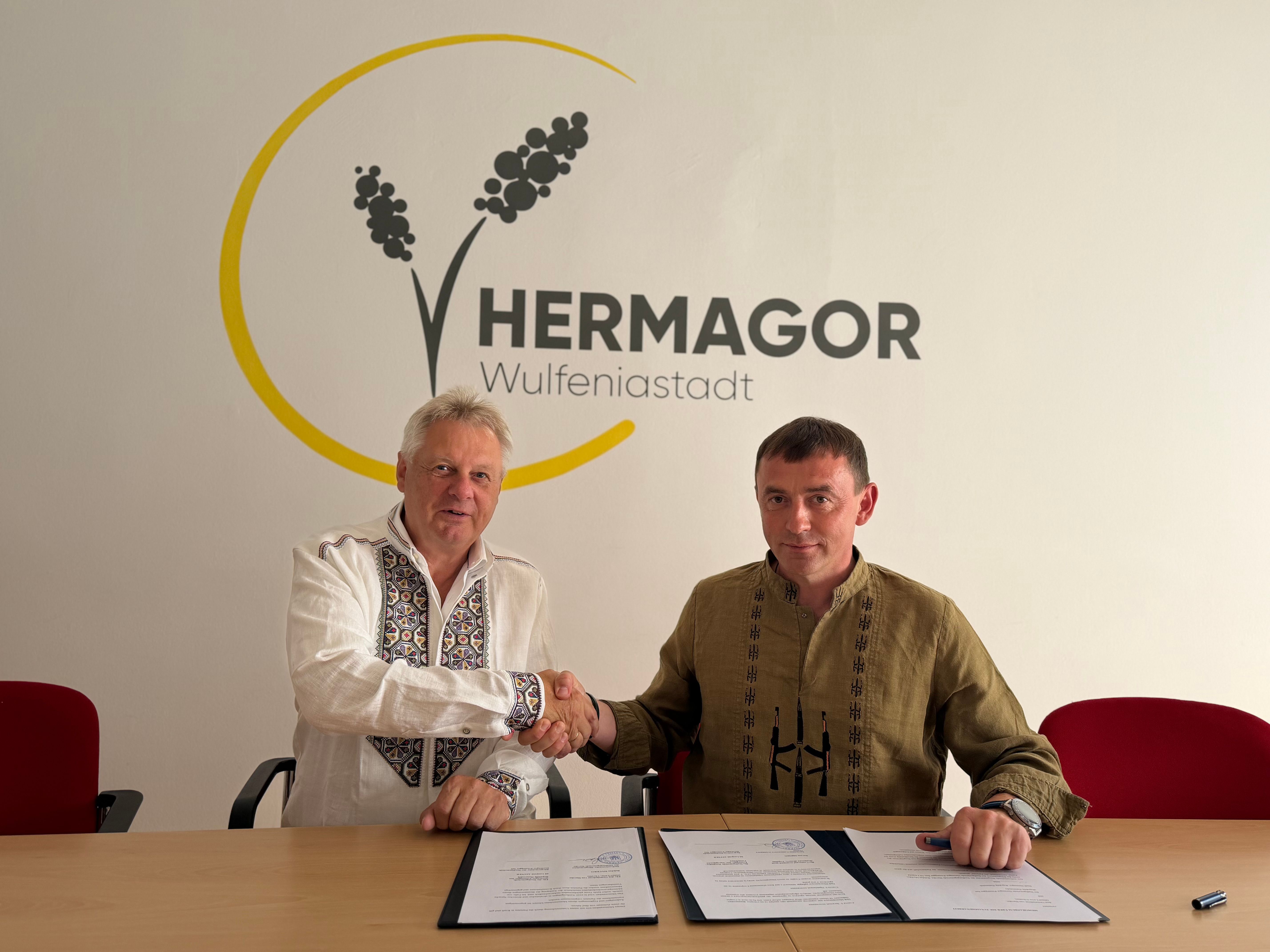 На фото: зліва – бургомістр Hermagor-Pressegger See Леопольд Астнер, справа – заступник голови Славської ТГ Богдан Мичко / Фото Славської територіальної громади