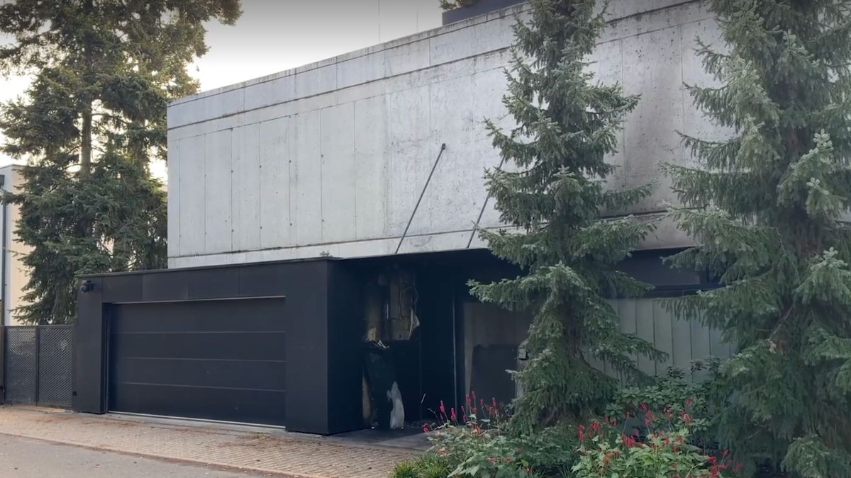 У Празі загорівся будинок власника концерну, який постачає зброю Україні