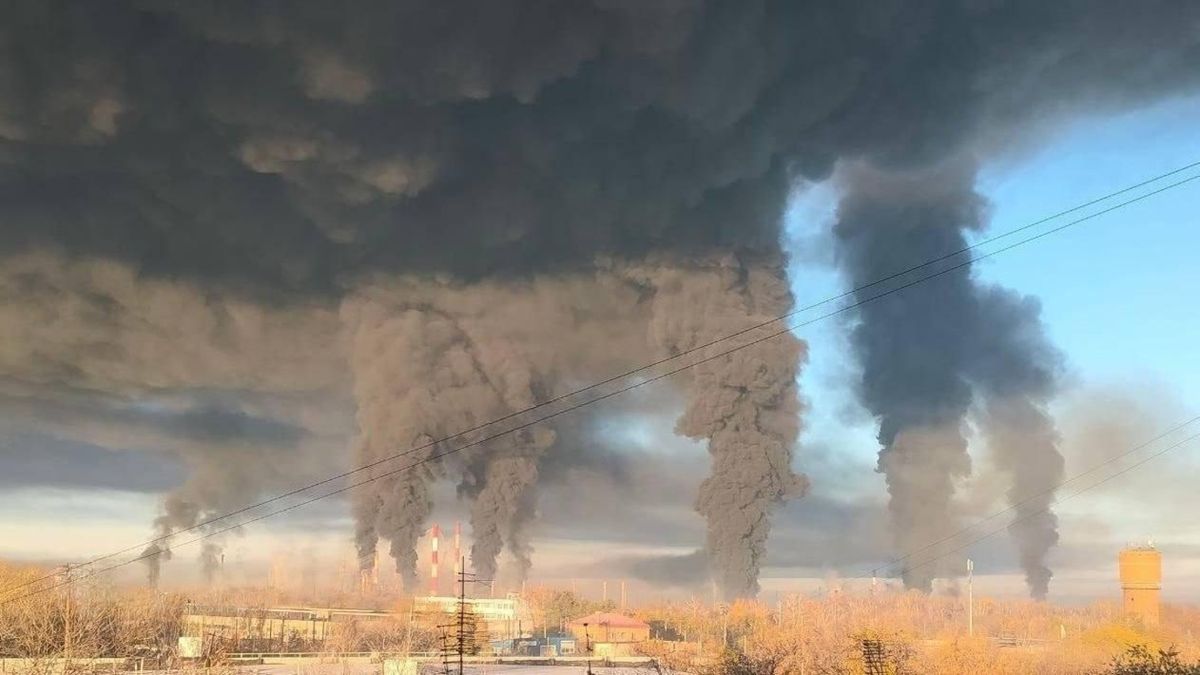 Дрони атакували один з ключових НПЗ у Самарській області Росії