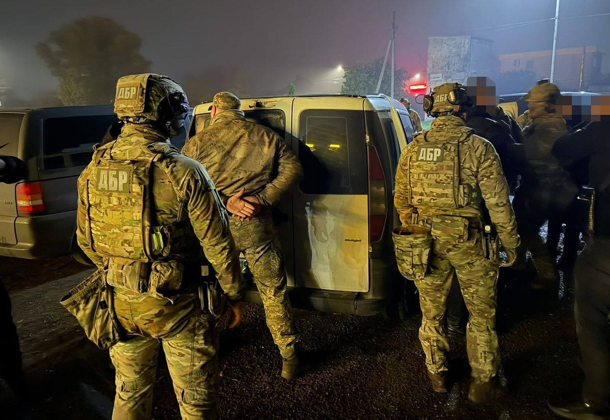 5 працівників ТЦК на Буковині підозрюють у катуванні, викраденні людей і хабарництві
