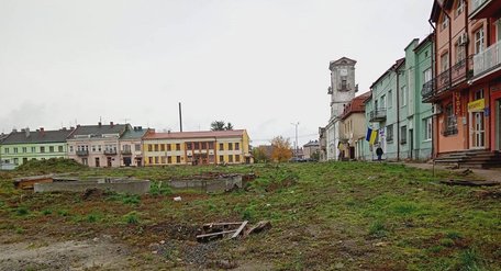 Реконструкція центральної площі Городка за рік подорожчала на 20 млн грн