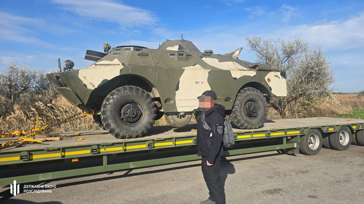 Підполковник ЗСУ намагався за 8 тис. доларів продати бронемашину та вибухівку бригади 
