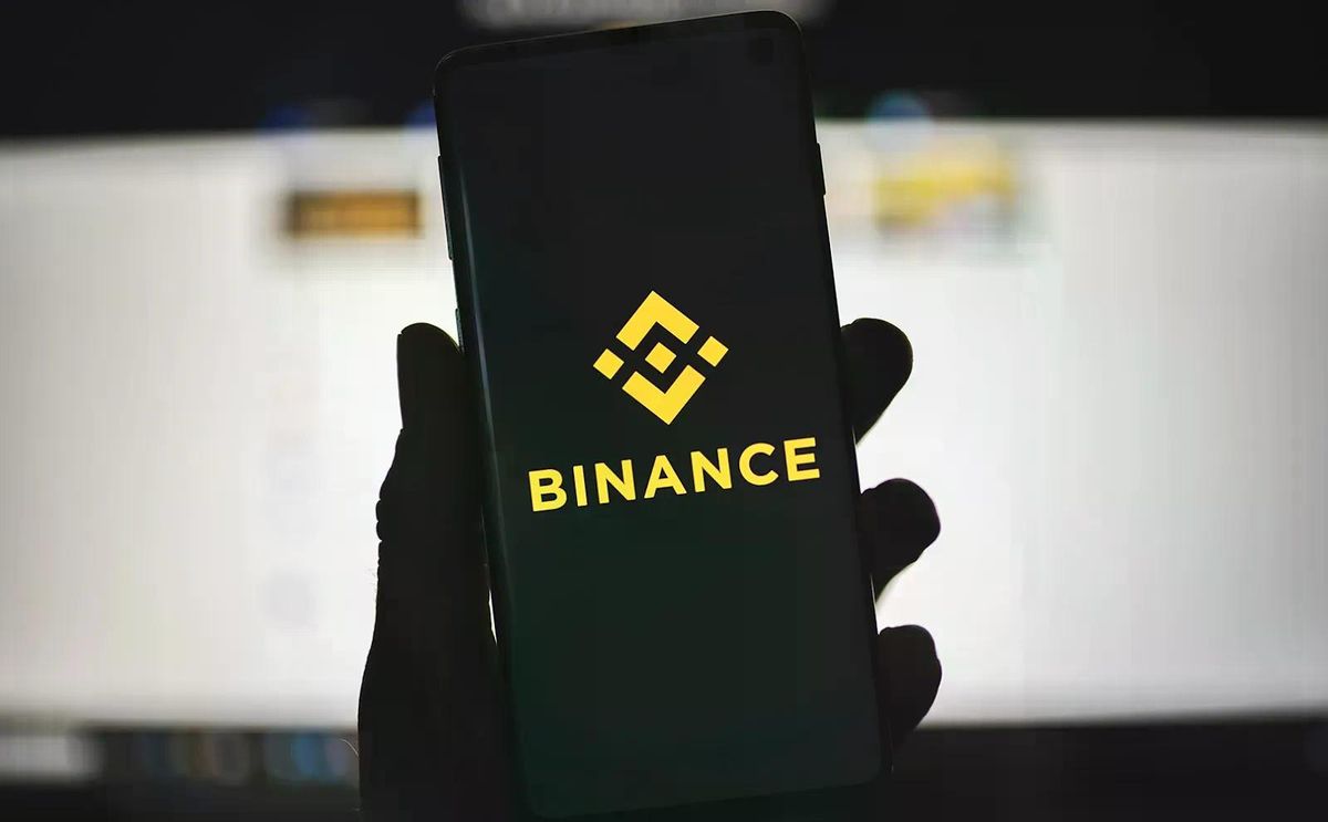 Після найбільшого криптозлому Binance почала повертати активи користувачам