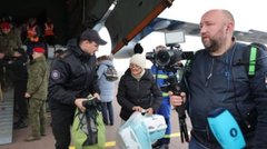 Літаки з евакуйованими жителями Олешків прибули до Білорусі
