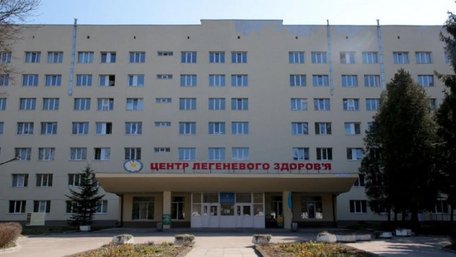 Львівські судді купили апарат ШВЛ для Центру легеневого здоров’я 