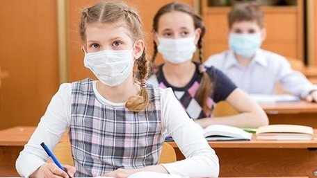 Половина українців проти запровадження дистанційного навчання через коронавірус