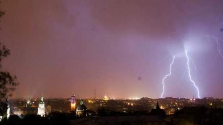 Синоптики оголосили штормове попередження на Львівщині