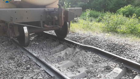 На Житомирщині невідомі намагалися підірвати вантажний потяг з пальним