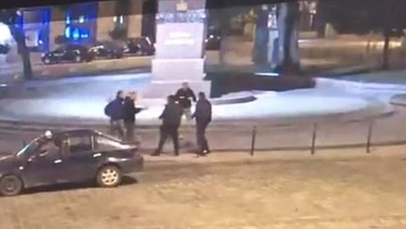 У центрі Львова двоє ромів з ножами напали на 22-річного перехожого