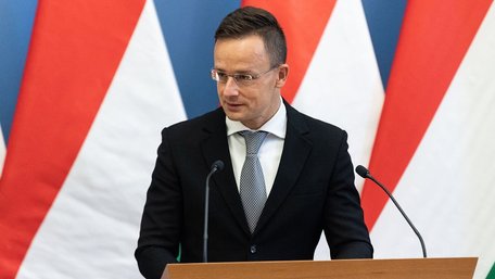 Угорський міністр образився на заборону в’їзду до України