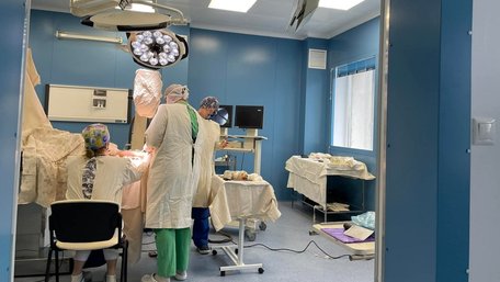 Львівські травматологи провели унікальну операцію «кришталевій дівчинці»