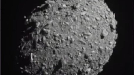 Космічний зонд DART врізався в астероїд, щоб змінити його траекторію