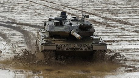Німеччина офіційно погодилась передати Україні танки Leopard 2