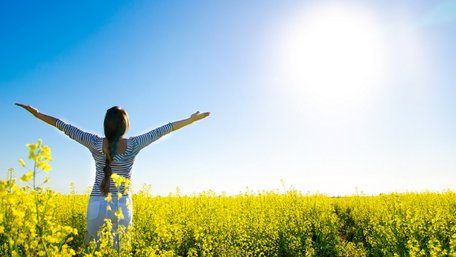 Сонце і вітамін D: користь та ризики