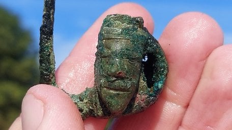 Скарб купця і кераміка з тризубом: що виявили археологи в центрі Володимира