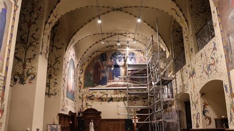 У львівській каплиці відреставрували дві фрески з розписами Яна Генрика Розена