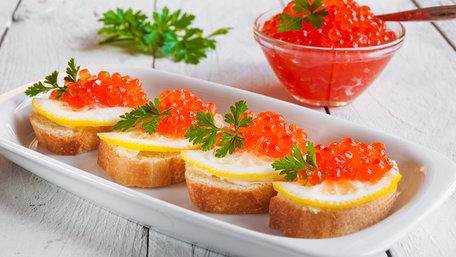 Закуски з рибою та ікрою до новорічного столу. Рецепт дня