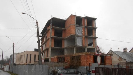 Міська ДАБК зобов’язала кооператив знести незаконний п’ятиповерховий ЖК у Львові