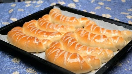 Булочки з сиром та ванільною глазур'ю. Рецепт дня