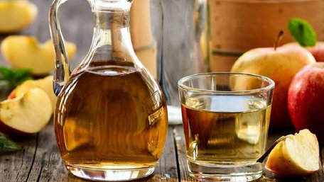 Як яблучний оцет може допомогти схуднути та контролювати рівень цукру в крові