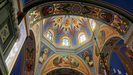 Сецесійна церква Борислава з вітражами Петра Холодного