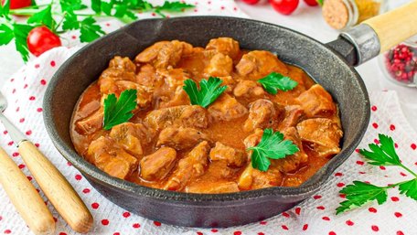 Гуляш з яловичини. Рецепт дня